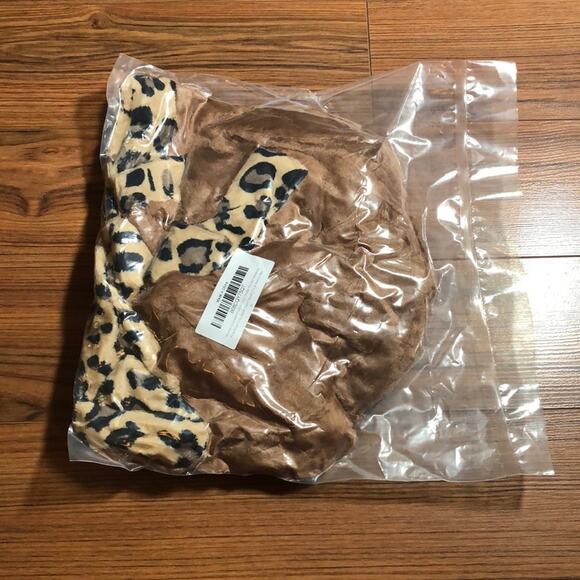 NEW Leopard Print Crop Top Pullover Half Zipper Size Medium - Picture 6 of 6